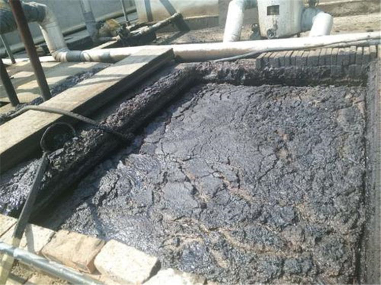 油泥處理現(xiàn)在什么方法比較好 油泥怎么無害化處理